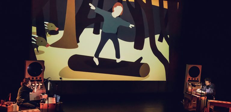 photo du ciné-concert Quitter son caillou - Elie Blanchard et Victoria Follonier