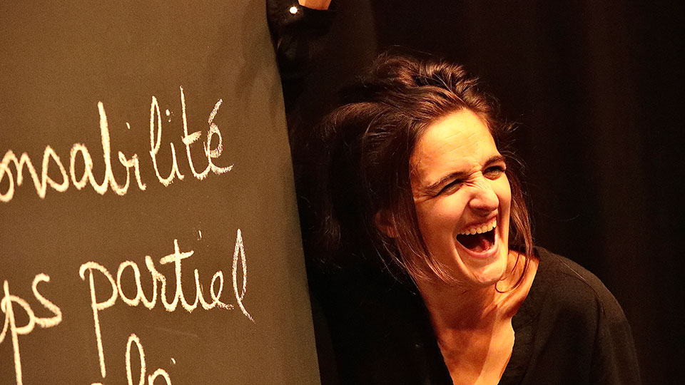 Photo de Leçon impertinente : Mieux vaut en rire
